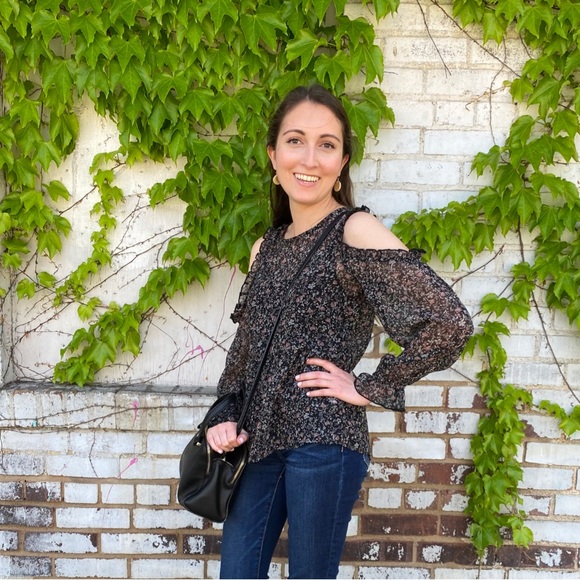 American Eagle cold shoulder top - Picture 1 of 4